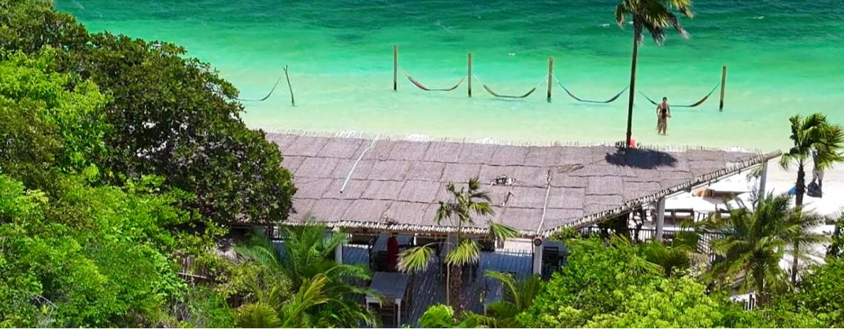 Caraúba Beach Club - com Refeição e Bebidas (Camarão no Abacaxi)