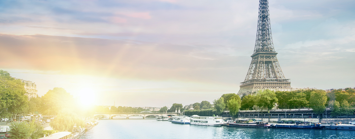 Vedettes de Paris – Passeio de Barco Guiado com Taça de Champagne Diurno