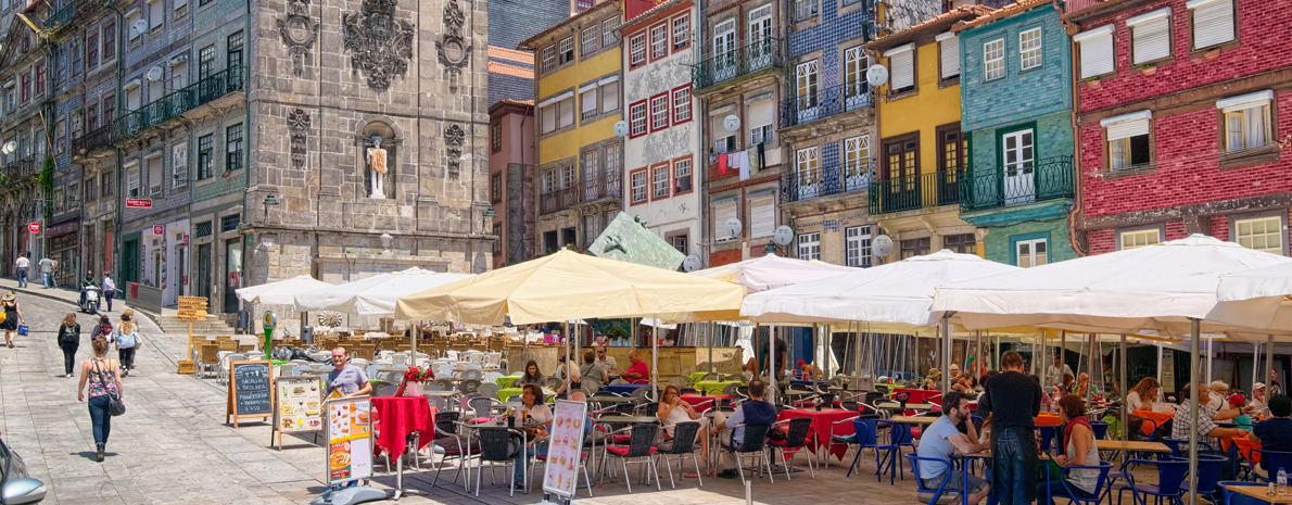 Combo - City Tour em Porto de Tuk Tuk Privativo + Cruzeiro passando pelas 6 Pontes no Douro + Visita Guiada a uma Adega com Degustação