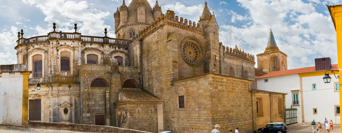 Passeio a Évora com tour de vinho - Dia inteiro