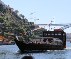Combo - City Tour no Porto de Tuk Tuk Privativo + Cruzeiro passando pelas 6 Pontes no Douro
