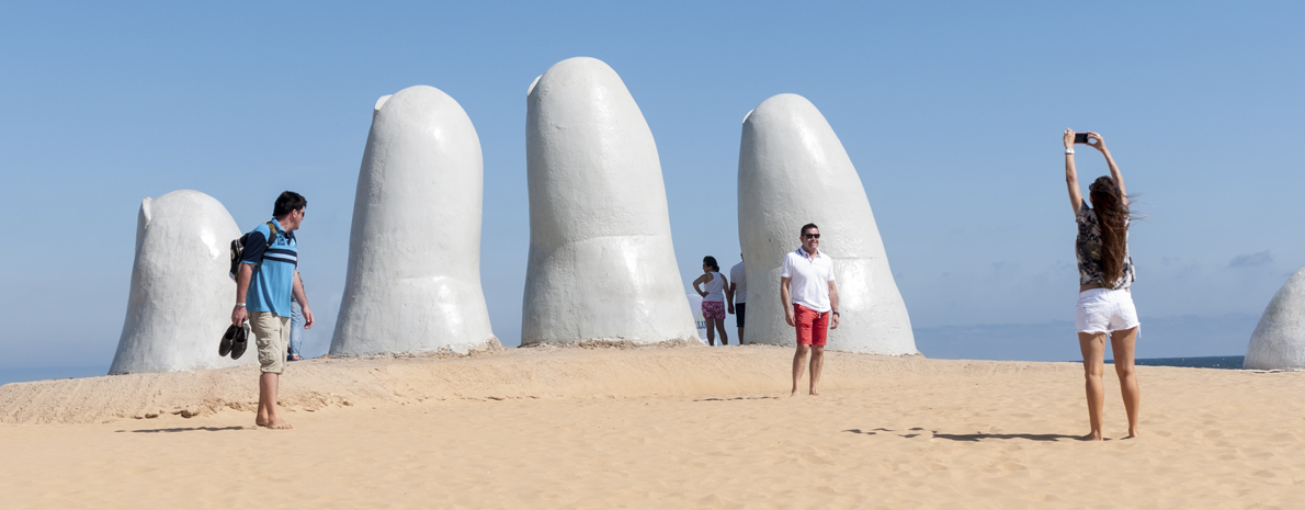 Combo de 03 passeios no Uruguai: City Tour em Montevidéu, um dia em Punta del Este e um dia na Colônia del Sacramento