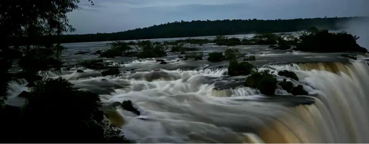 Passeio à noite nas Cataratas - Com Jantar e ingresso