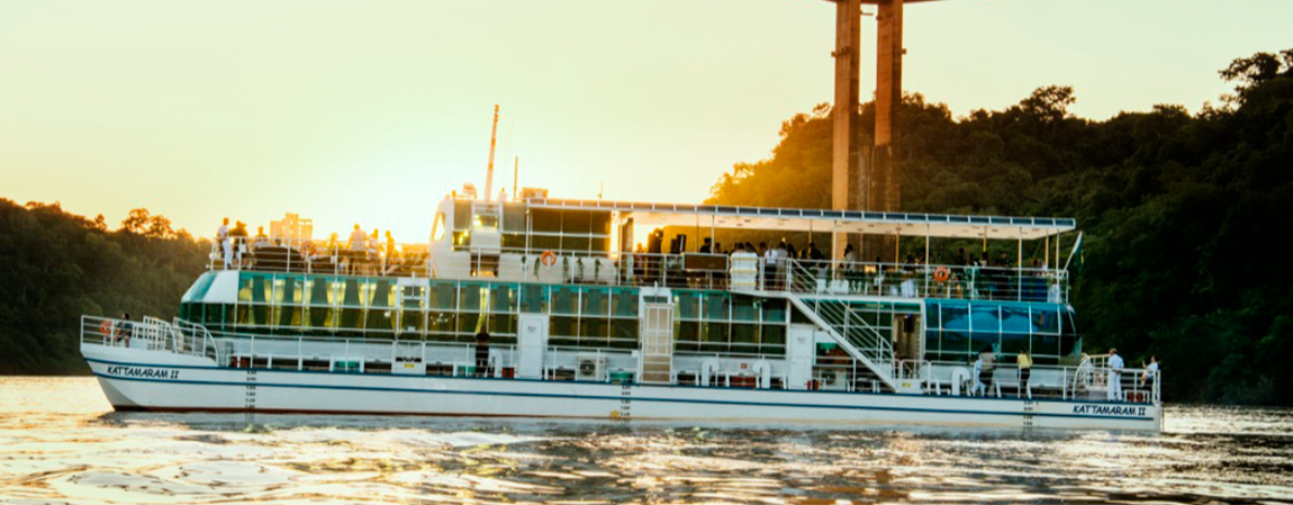 Passeio de barco Kattamaram II ao Pôr do Sol - Com Jantar e Ingresso