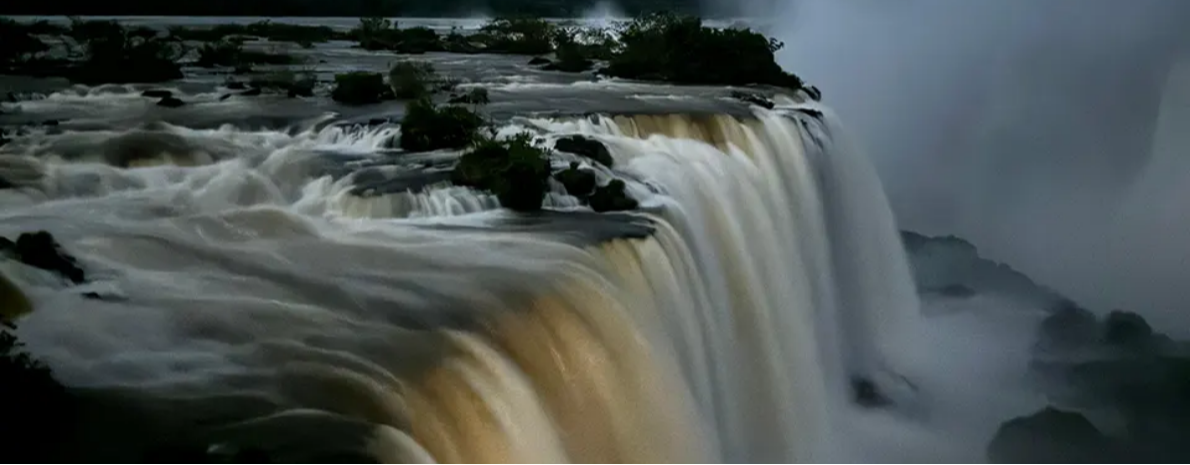 Passeio à noite nas Cataratas - Com Jantar e ingresso