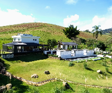 Tour guiado com degustação à Vinícola Villa Santa Maria (Saída de Campos do Jordão)