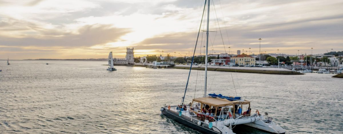 Réveillon em Catamaran com Bar Aberto e Música em Lisboa