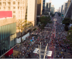 Passeio à pé pela Avenida Paulista