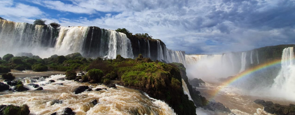 Transfer de Chegada e Saída do Aeroporto para hotéis em Foz do Iguaçu + Cataratas Brasileiras + Parque das aves + Visita Panorâmica de Itaipu + Compras no Paraguai (sem ingressos)