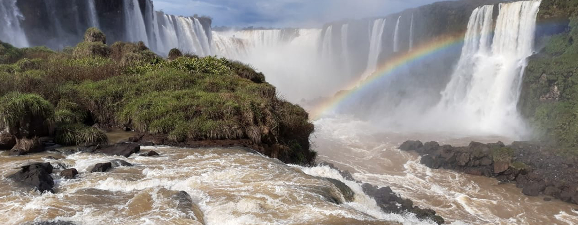 Transfer de Chegada e Saída do Aeroporto para hotéis em Foz do Iguaçu + Cataratas Brasileiras + Parque das aves + Cataratas Argentinas + Visita Panorâmica a Itaipu (sem ingressos)