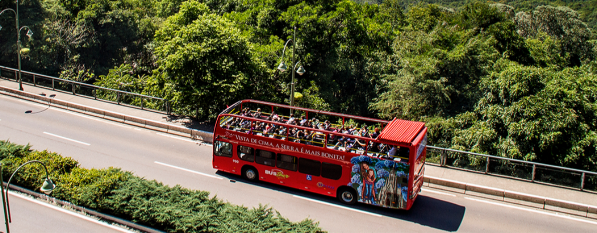 Transfer de Chegada e Saída - Aeroporto de Porto Alegre para Gramado ou Canela + 1 Ticket Bustour + Tour Origens Alemãs + Trem Maria Fumaça