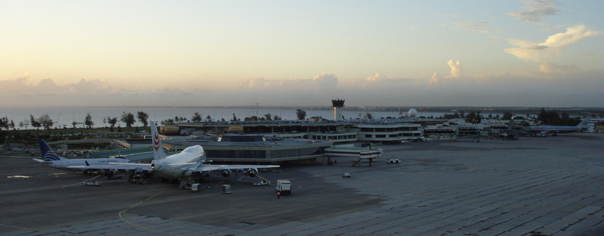 Transfer de chegada ou saída de Aeroporto de Punta Cana para Aeroporto de Santo Domingo ou Boca Chica